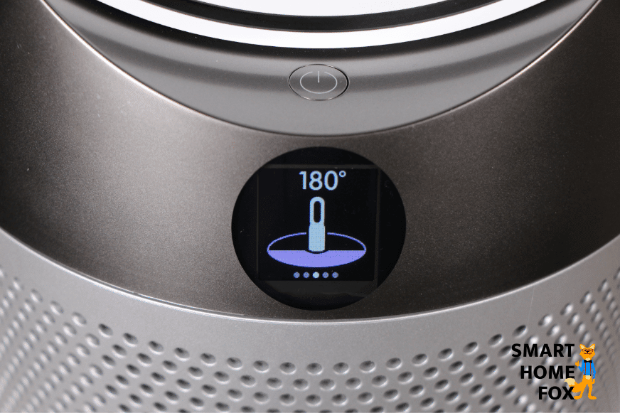 Der 180 Grad Winkel der Drehbewegung wird auf dem LED-Display des Dyson Pure Hot + Cool HP04 Luftreinigers angezeigt.